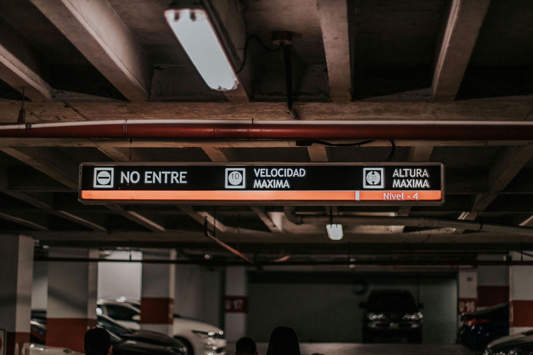 Parking near Kukun Inspire Polanco / Pexels